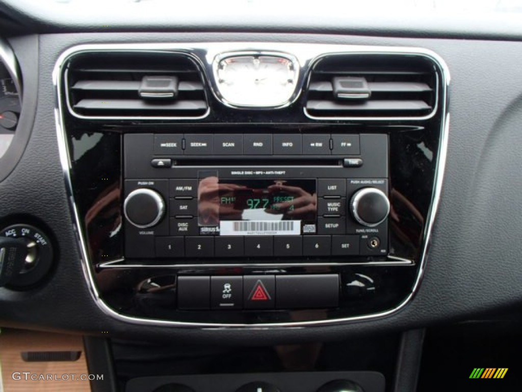 2013 Chrysler 200 S Sedan Controls Photos
