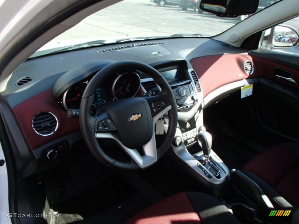 2013 Cruze LT - Summit White / Jet Black/Sport Red photo #10