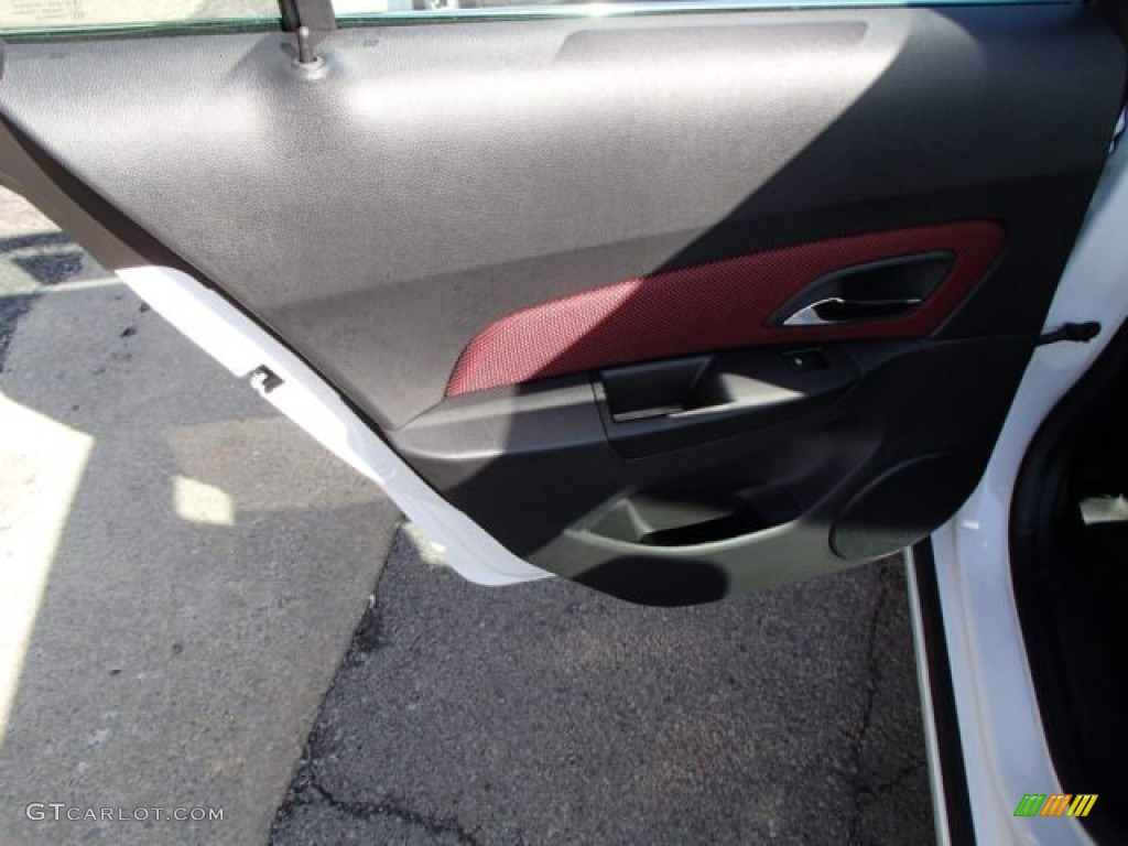 2013 Cruze LT - Summit White / Jet Black/Sport Red photo #14