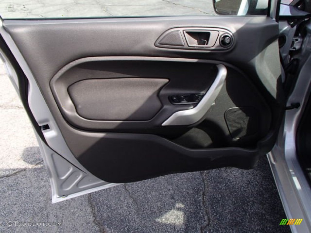 2013 Fiesta SE Hatchback - Ingot Silver / Charcoal Black photo #12
