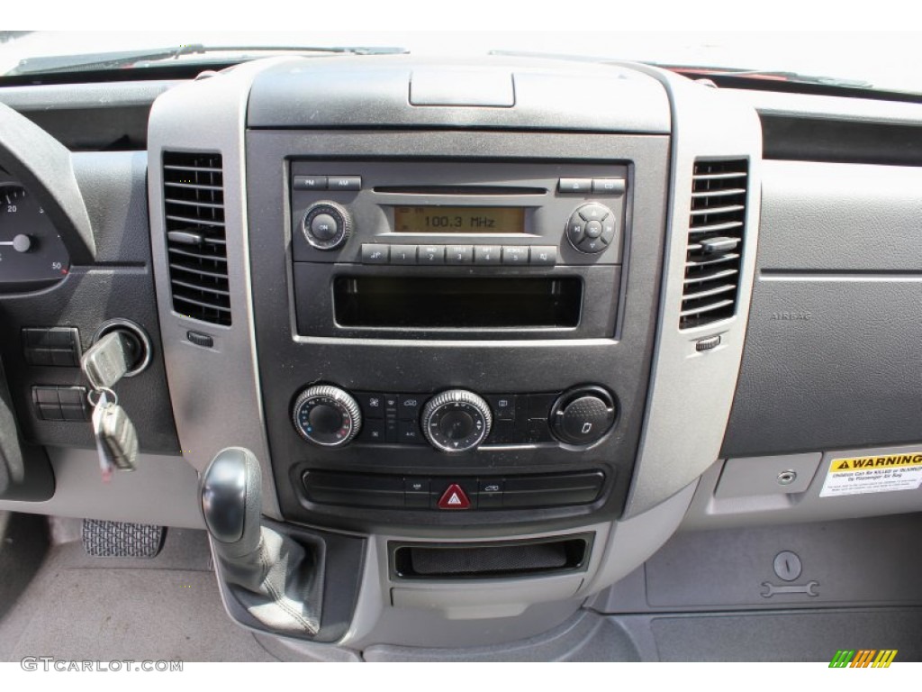 2010 Mercedes-Benz Sprinter 3500 Chassis Moving Truck Controls Photos