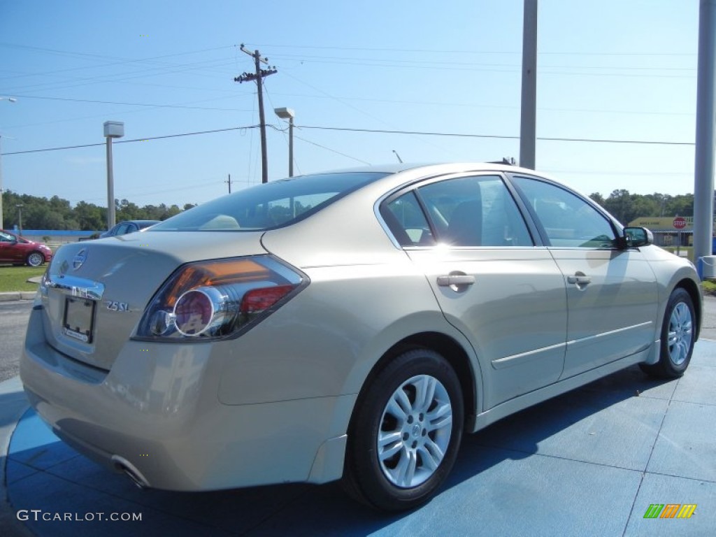 2010 Altima 2.5 SL - Sonoran Sand / Blond photo #5