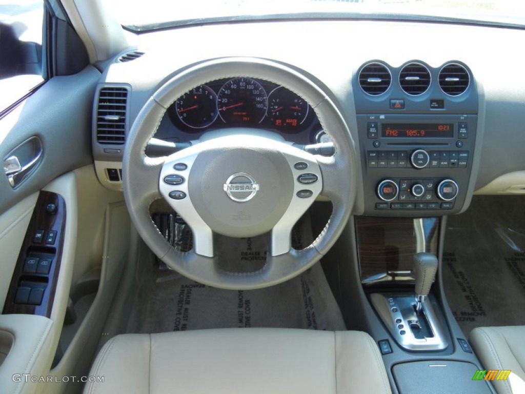 2010 Altima 2.5 SL - Sonoran Sand / Blond photo #22