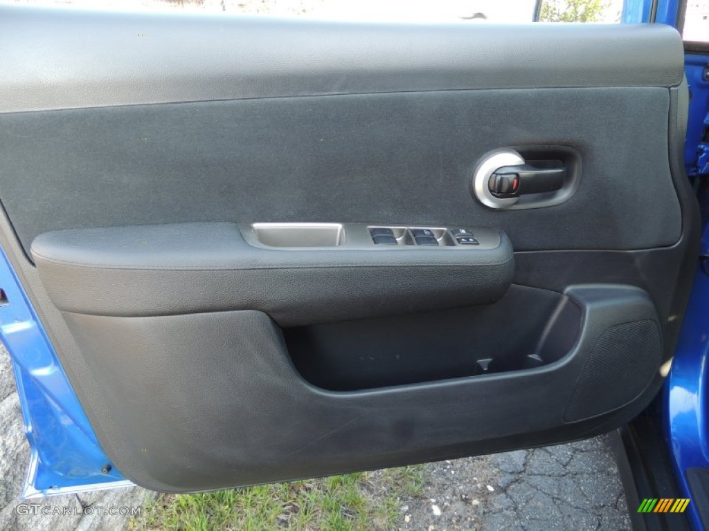 2010 Versa 1.8 S Hatchback - Metallic Blue / Charcoal photo #14