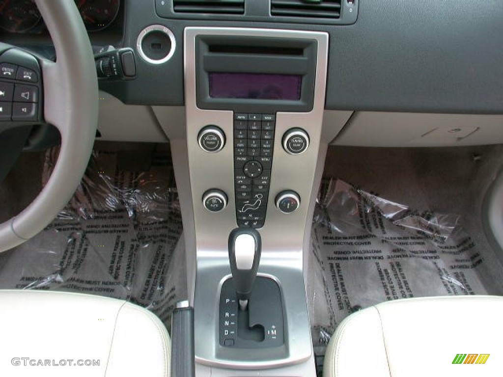 2009 Volvo C70 T5 Convertible Controls Photos