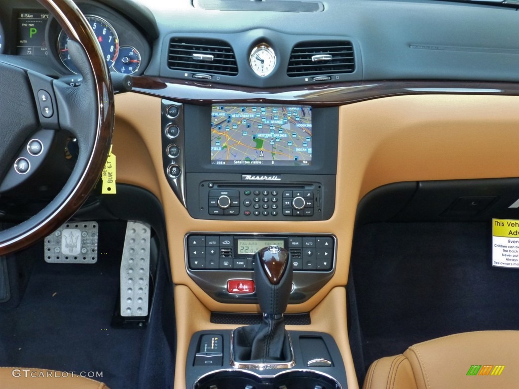 2013 Maserati GranTurismo Sport Coupe Controls Photo #79862138