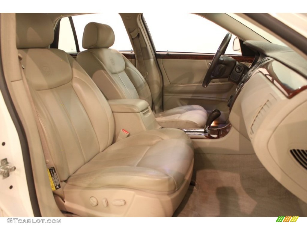 2007 Cadillac DTS Sedan Front Seat Photo #79863373