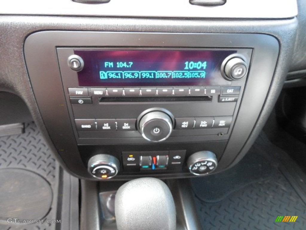 2007 Chevrolet Monte Carlo LT Controls Photo #79864345