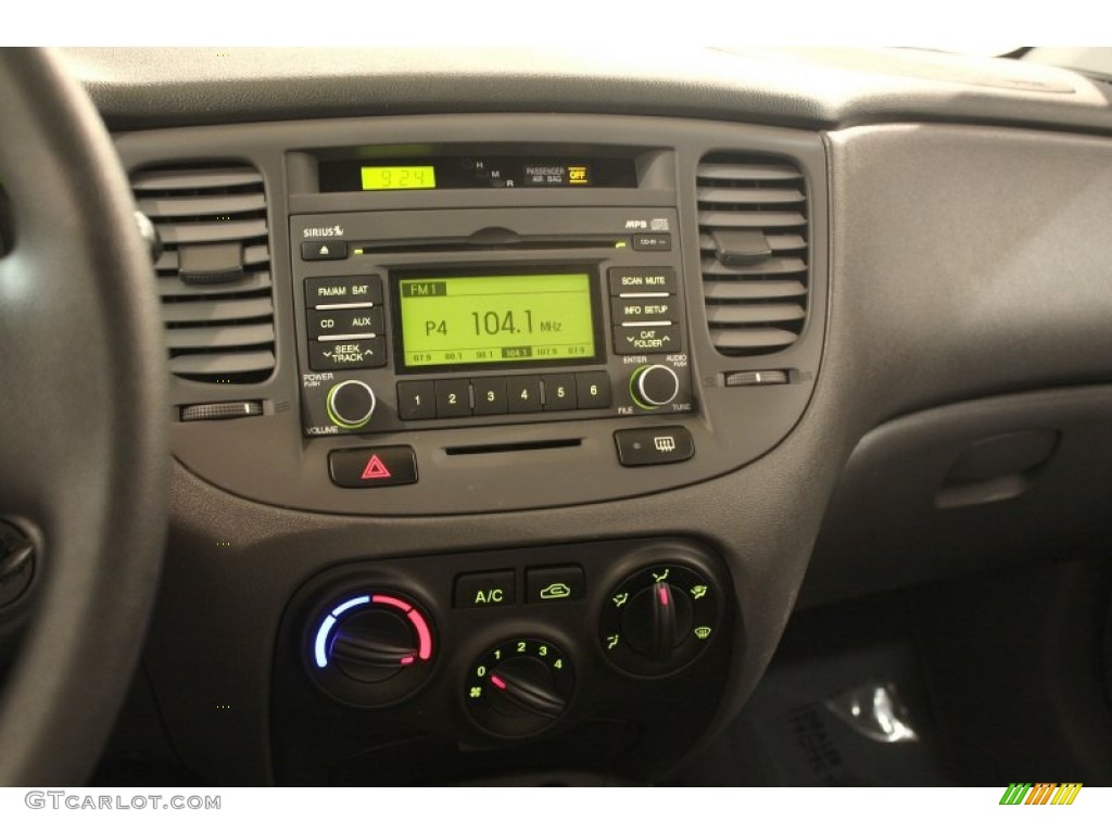 2009 Kia Rio LX Sedan Controls Photo #79866712