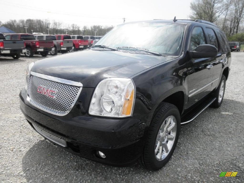 2013 Yukon Denali AWD - Onyx Black / Ebony photo #3