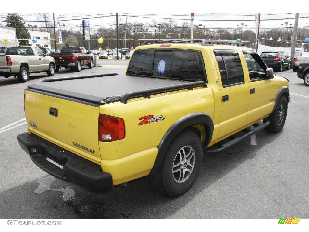 2003 S10 LS Crew Cab 4x4 - Yellow / Graphite photo #5
