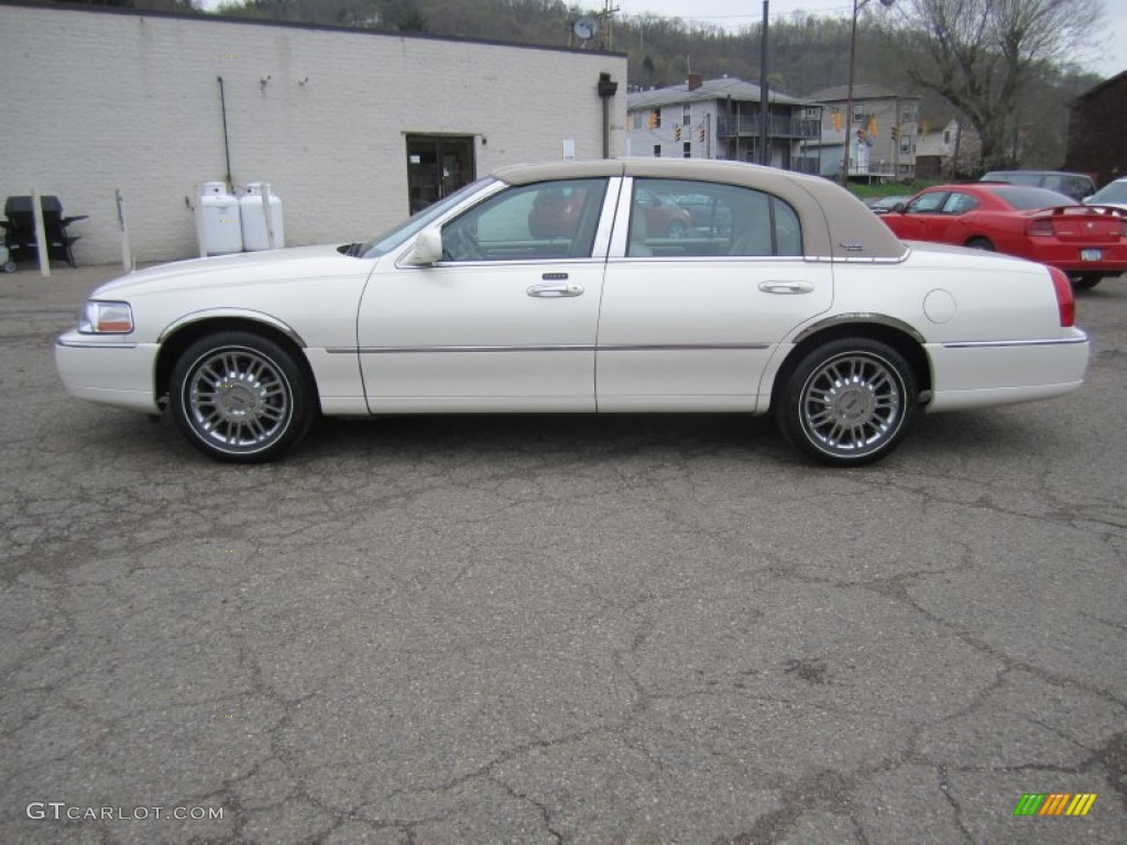 White Chocolate Tri-Coat 2007 Lincoln Town Car Signature Limited Exterior Photo #79875926