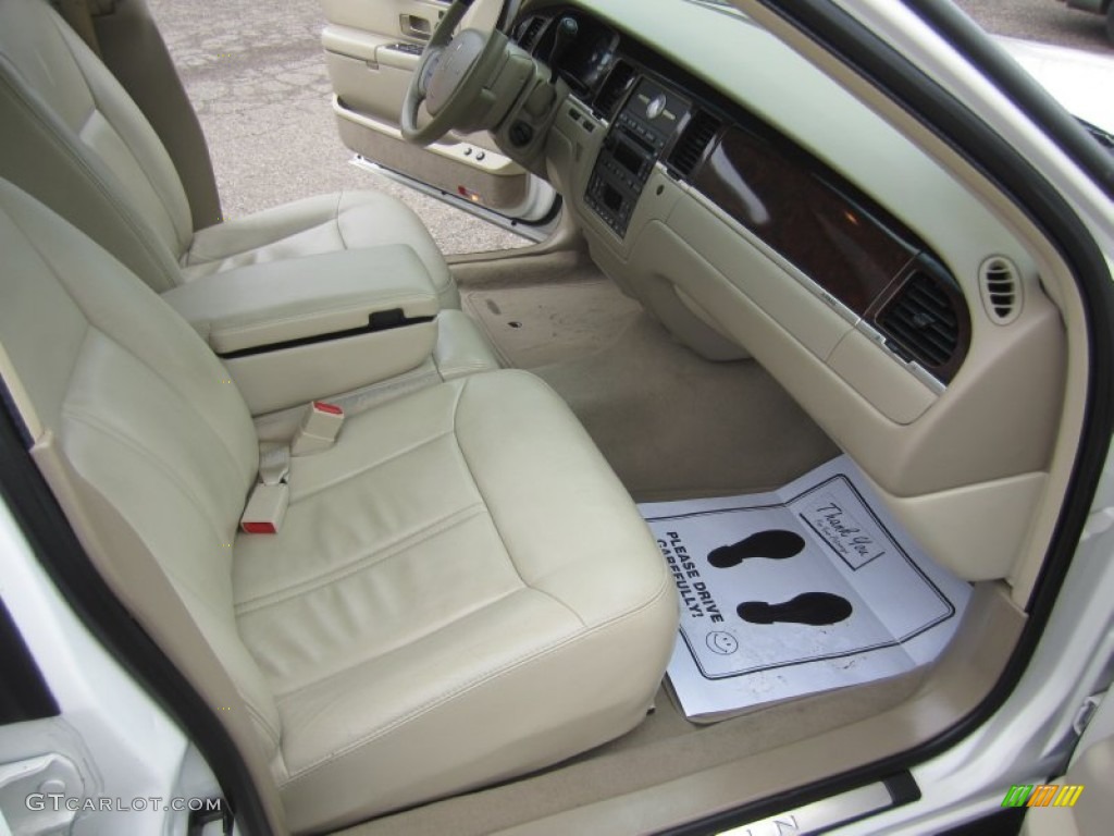 2007 Lincoln Town Car Signature Limited Front Seat Photos