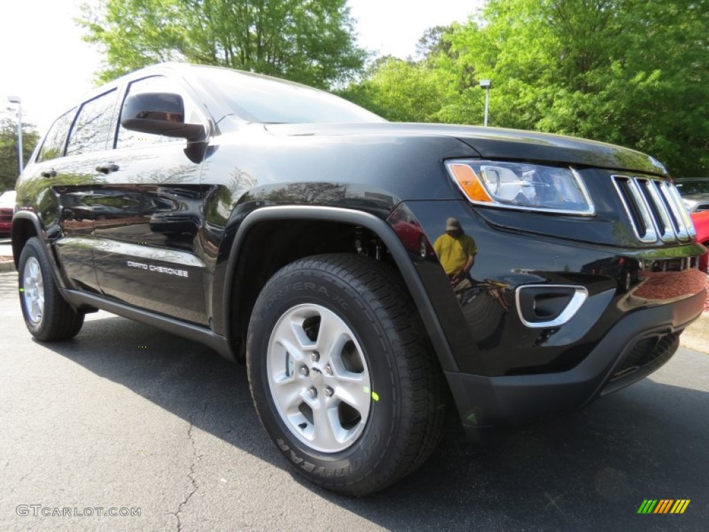 2014 Grand Cherokee Laredo - Brilliant Black Crystal Pearl / Morocco Black photo #4