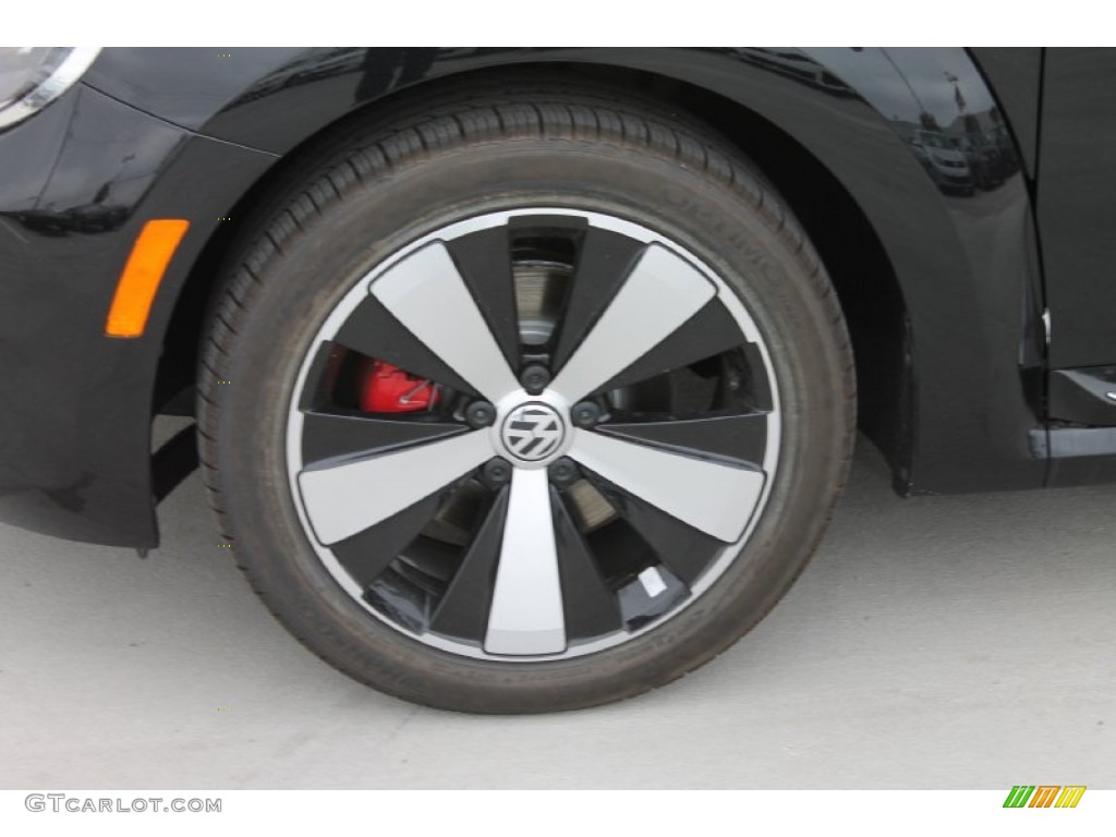 2013 Volkswagen Beetle Turbo Convertible Wheel Photo #79877851