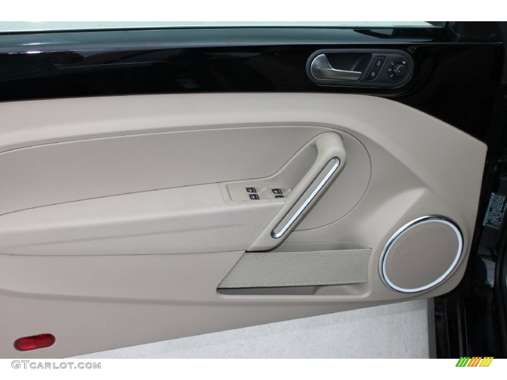 2013 Volkswagen Beetle Turbo Convertible Beige Door Panel Photo #79878084