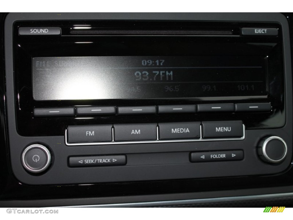 2013 Volkswagen Beetle Turbo Convertible Audio System Photo #79878224