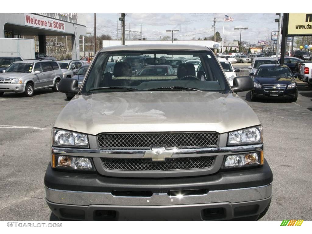 2005 Silverado 1500 Regular Cab 4x4 - Sandstone Metallic / Dark Charcoal photo #2