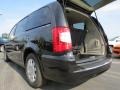 2013 Brilliant Black Crystal Pearl Chrysler Town & Country Touring  photo #9