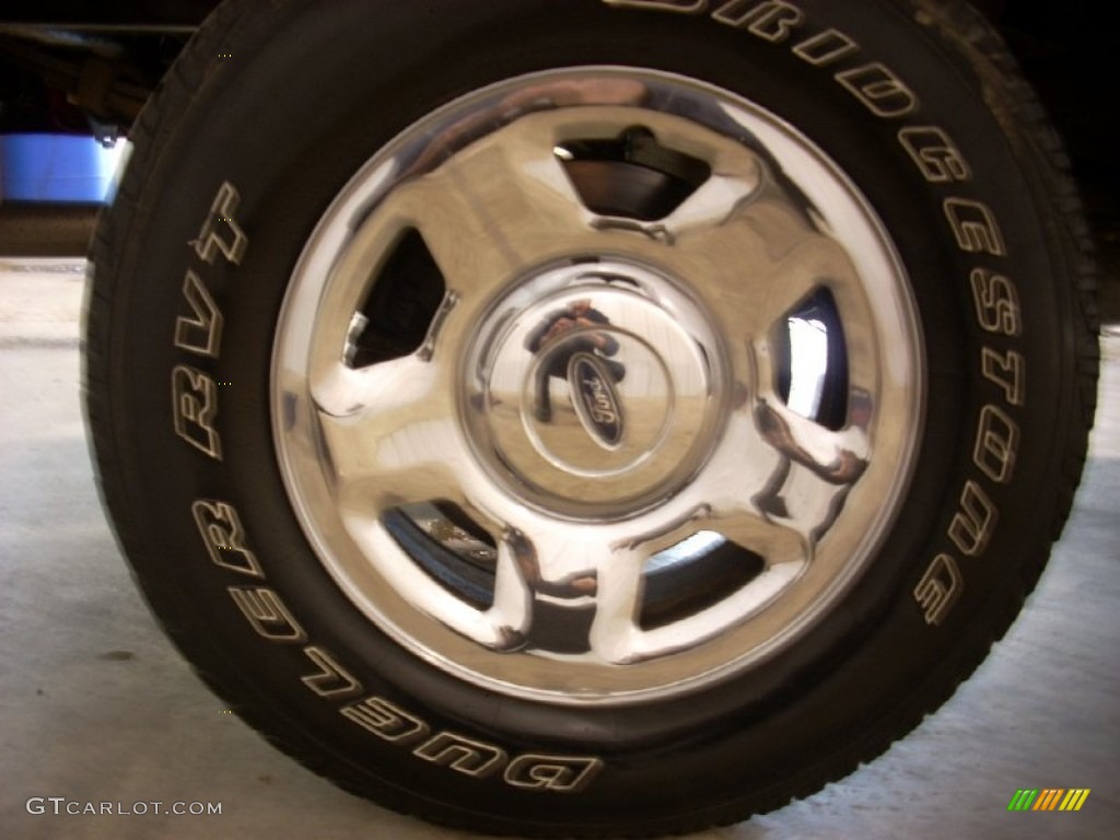 2005 F150 XL SuperCab 4x4 - Bright Red / Medium Flint/Dark Flint Grey photo #13