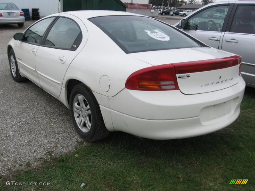 2000 Intrepid ES - Stone White / Medium Quartz photo #3