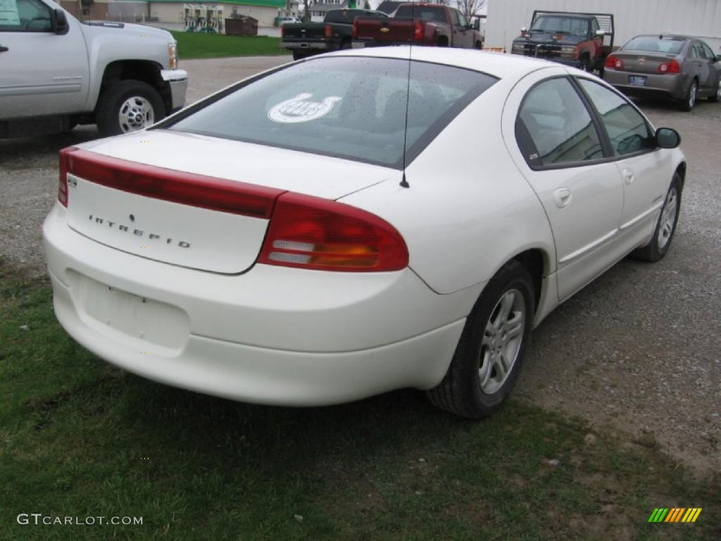 2000 Intrepid ES - Stone White / Medium Quartz photo #4