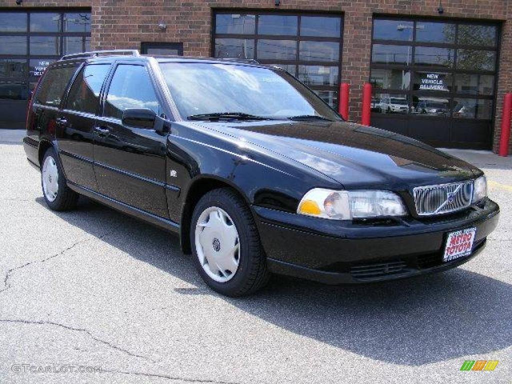 1999 V70 Wagon - Black / Graphite photo #1
