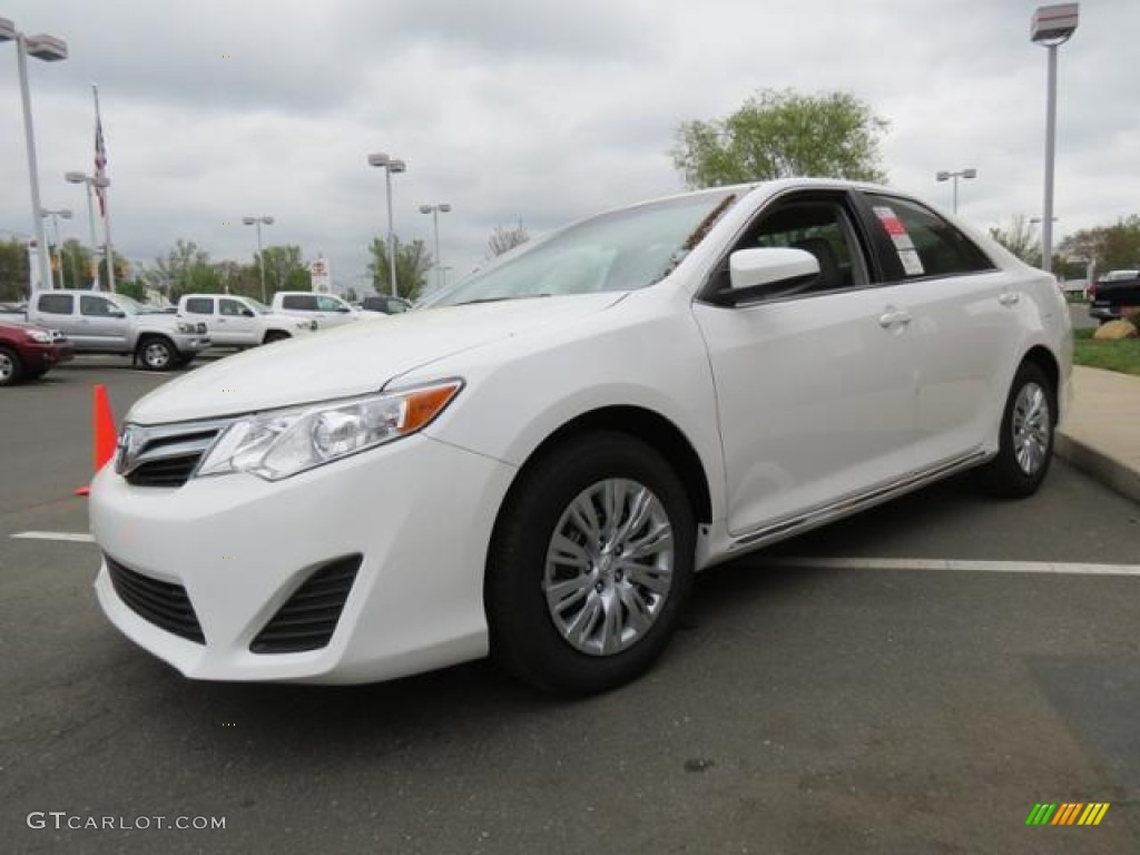 2013 Camry LE - Super White / Ash photo #3
