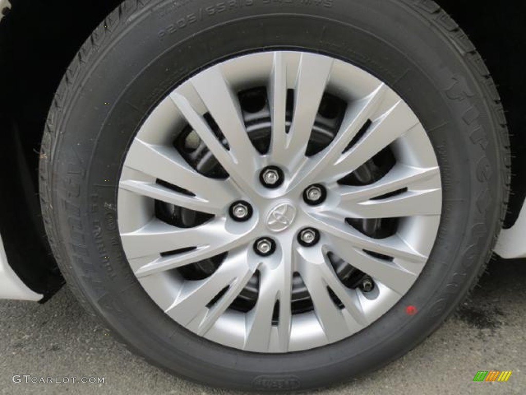 2013 Camry LE - Super White / Ash photo #4