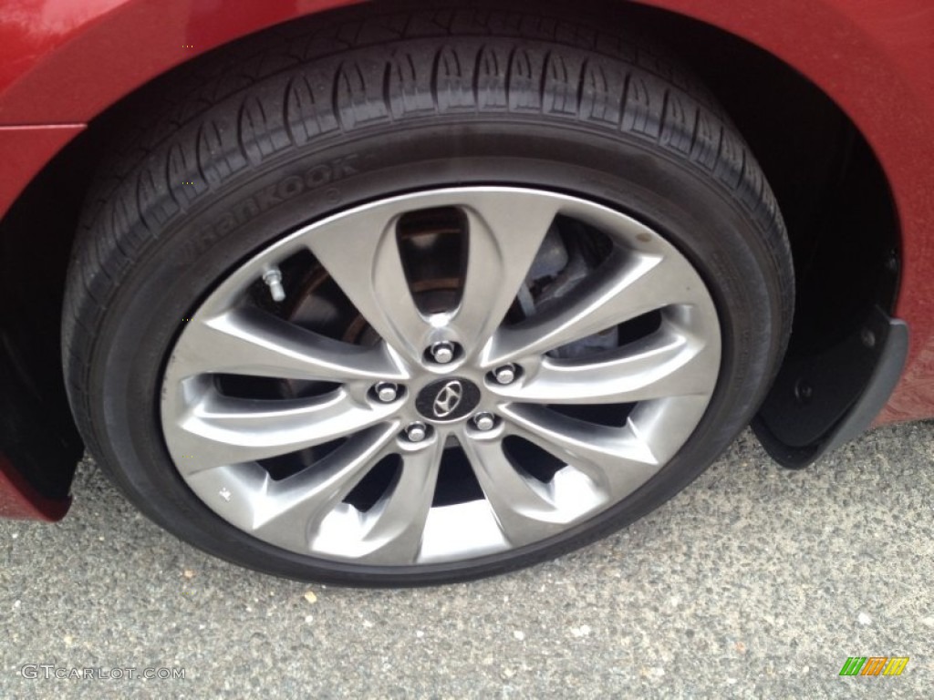 2011 Sonata SE - Venetian Red / Black photo #3