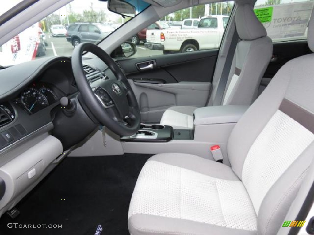 2013 Camry LE - Super White / Ash photo #8