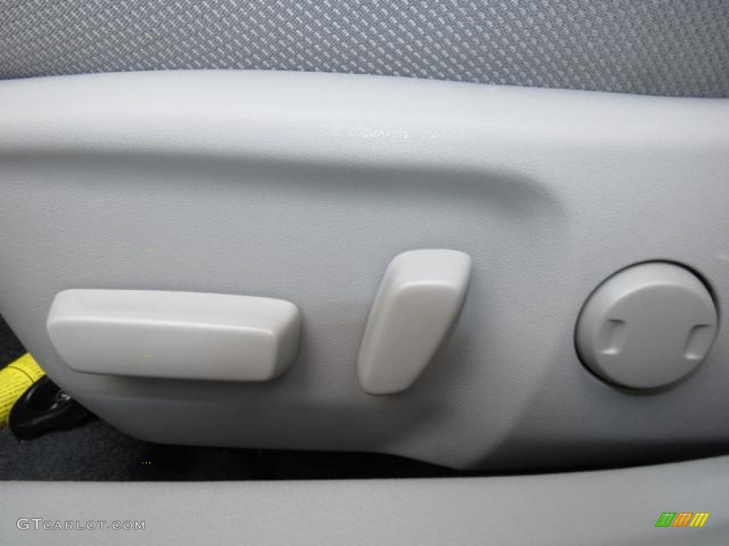 2013 Camry LE - Super White / Ash photo #9