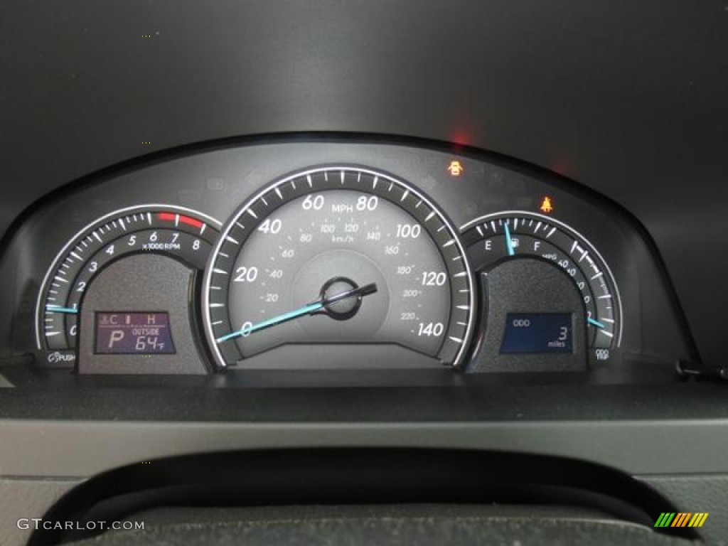 2013 Camry LE - Super White / Ash photo #11