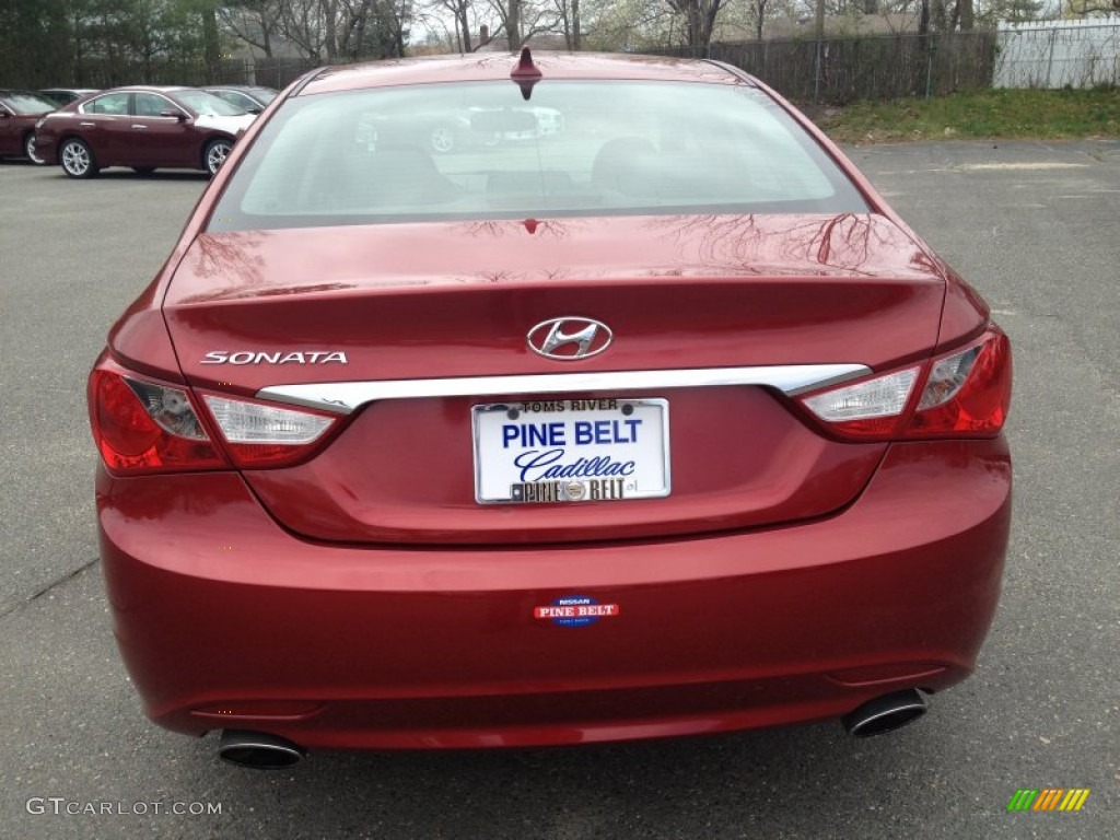 2011 Sonata SE - Venetian Red / Black photo #6