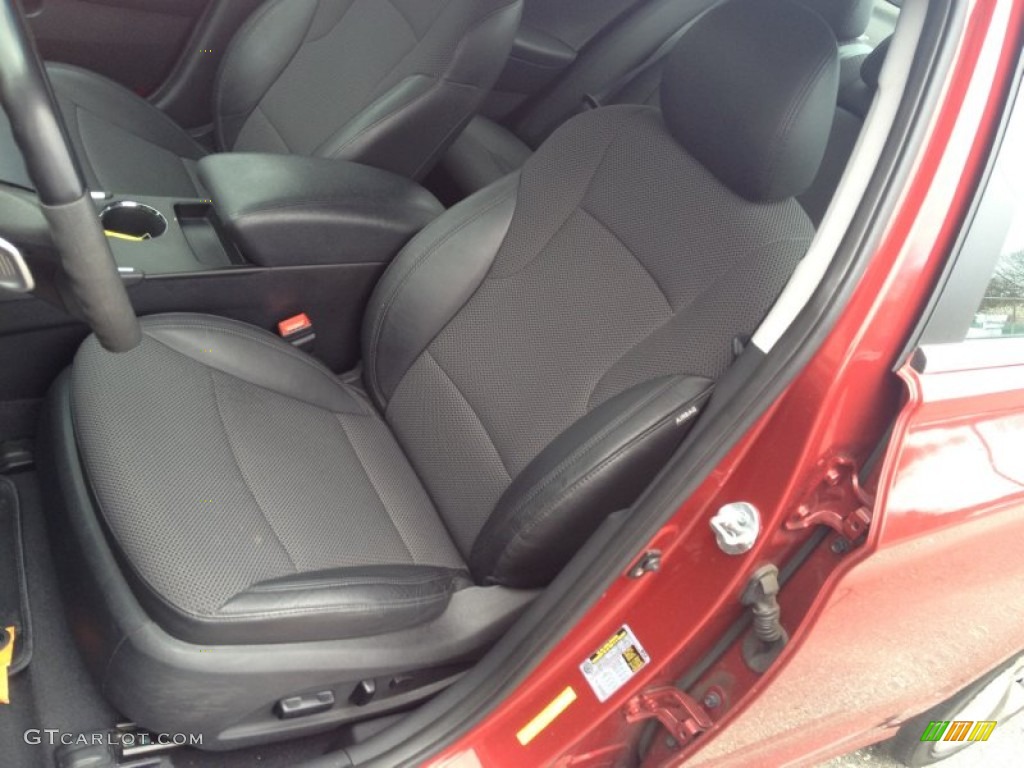 2011 Sonata SE - Venetian Red / Black photo #11