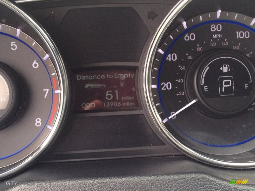 2011 Sonata SE - Venetian Red / Black photo #15