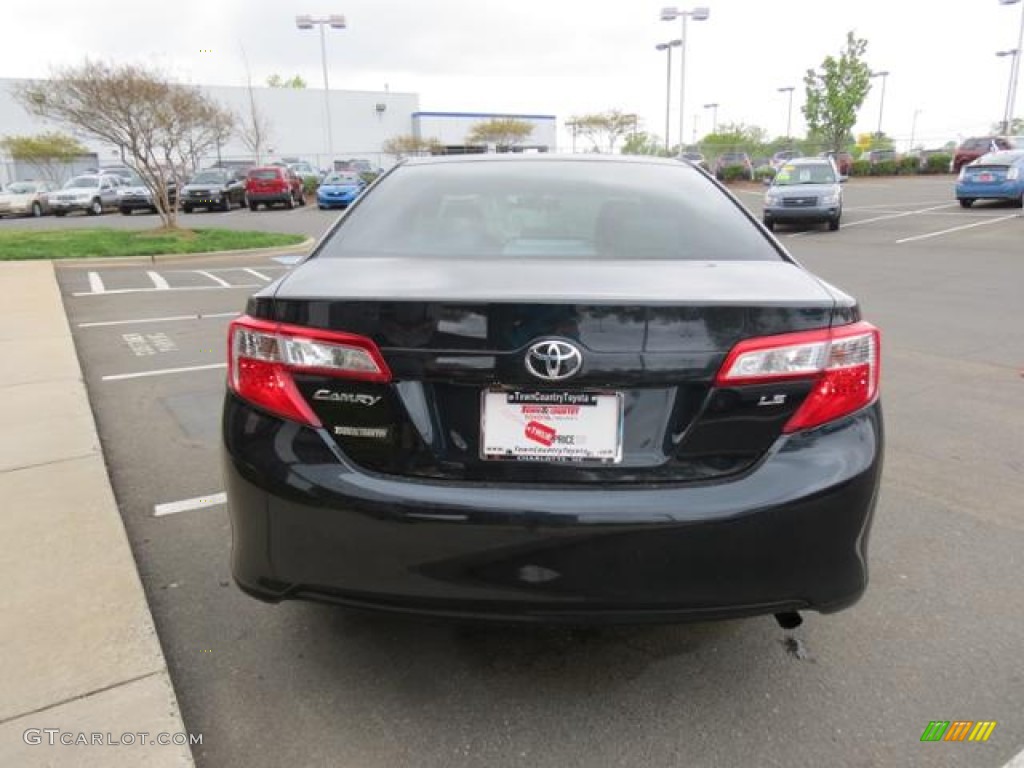 2013 Camry LE - Cosmic Gray Metallic / Ash photo #18