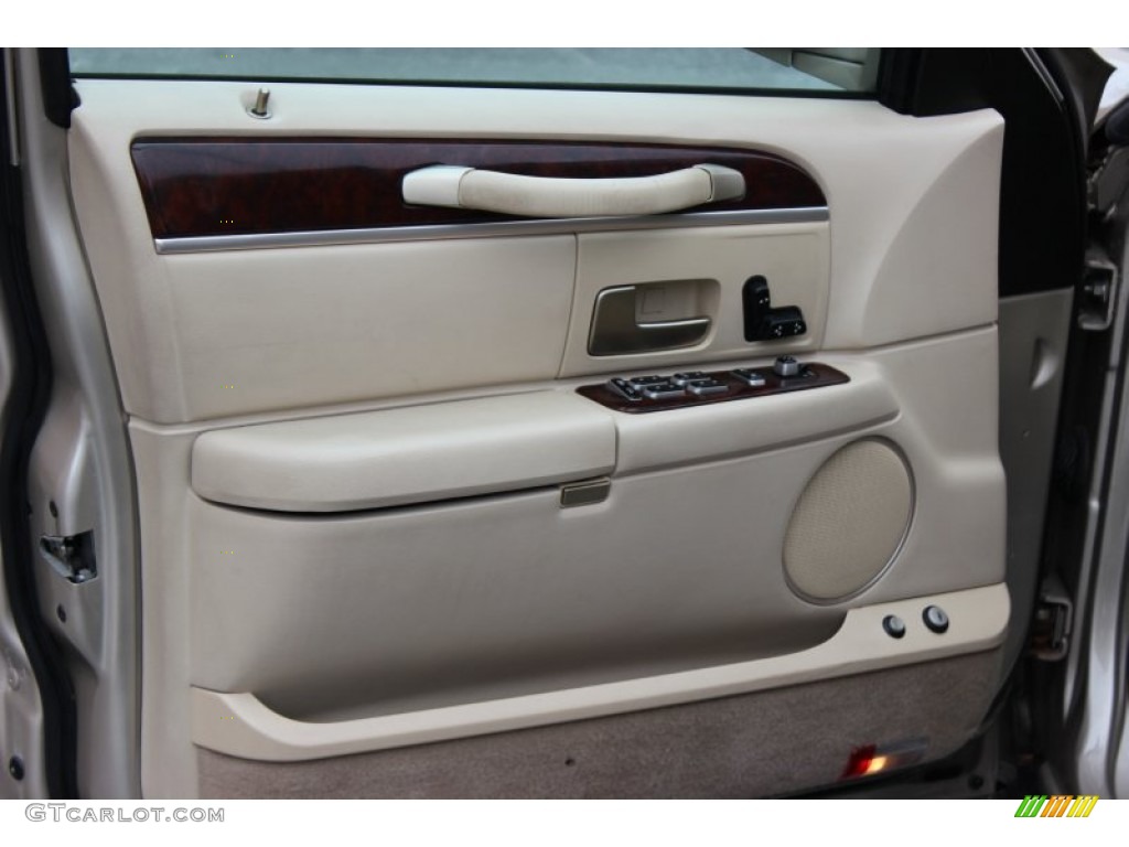 2007 Lincoln Town Car Signature Light Camel Door Panel Photo #79887793