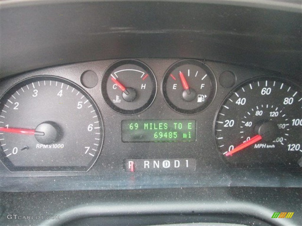 2007 Ford Taurus SE Gauges Photo #79887819