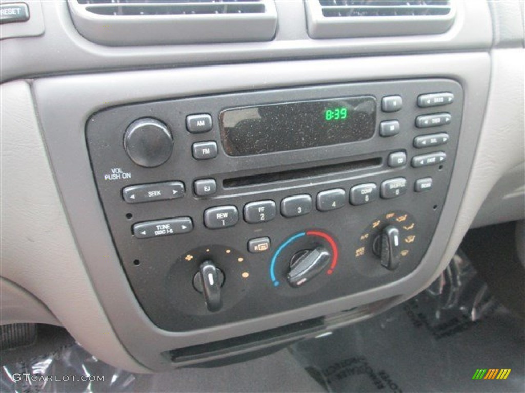 2007 Ford Taurus SE Controls Photo #79887839