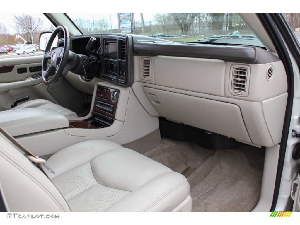 2005 Cadillac Escalade AWD Dashboard Photos