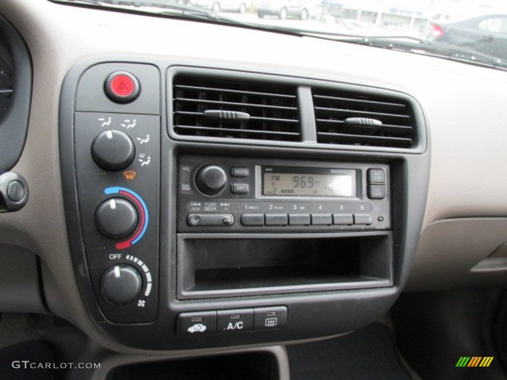 2000 Honda Civic LX Sedan Controls Photo #79895044
