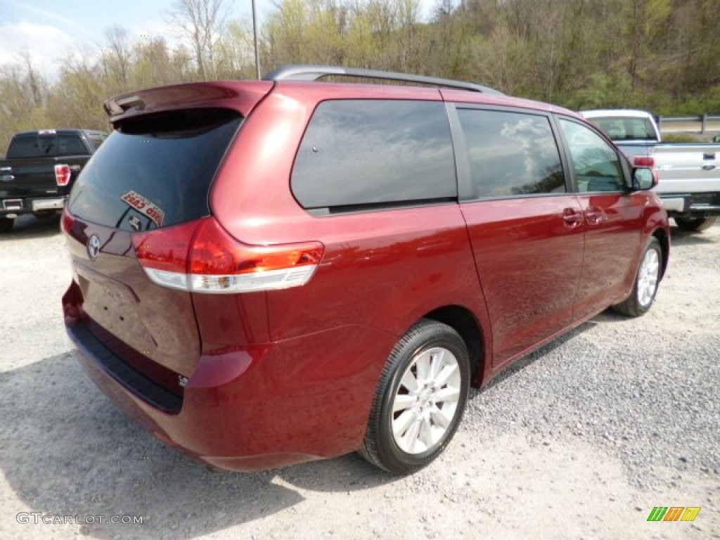 2011 Sienna LE AWD - Salsa Red Pearl / Light Gray photo #6
