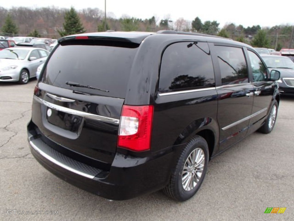 2013 Town & Country Touring - L - Brilliant Black Crystal Pearl / Black/Light Graystone photo #6
