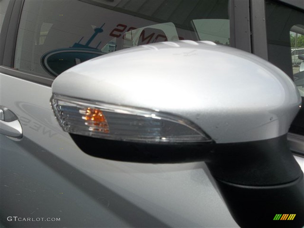 2013 Fiesta SE Sedan - Ingot Silver / Charcoal Black/Light Stone photo #9
