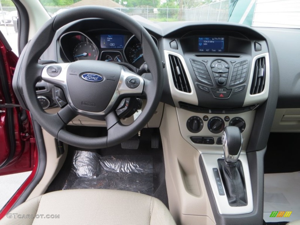 2013 Ford Focus SE Hatchback Medium Light Stone Dashboard Photo #79899199