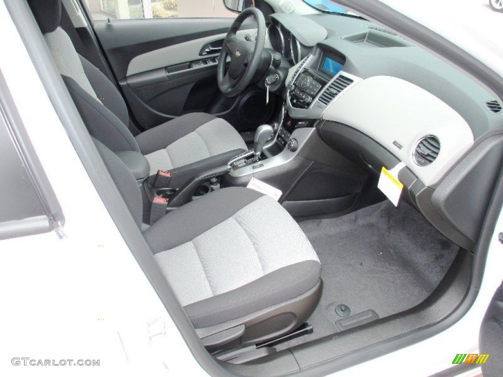2013 Cruze LS - Summit White / Jet Black/Medium Titanium photo #6