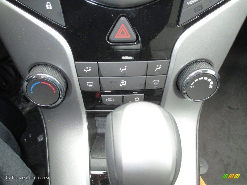 2013 Cruze LS - Summit White / Jet Black/Medium Titanium photo #24