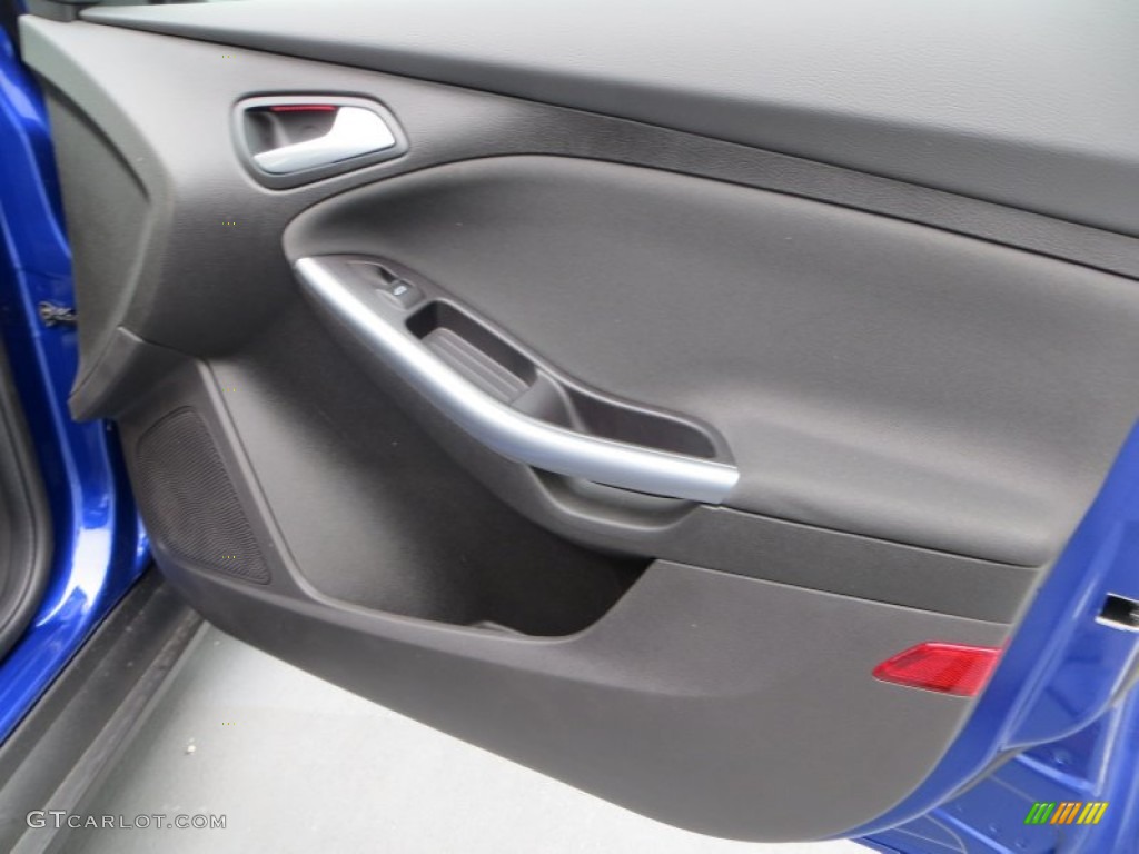 2013 Ford Focus Titanium Hatchback Charcoal Black Door Panel Photo #79899651