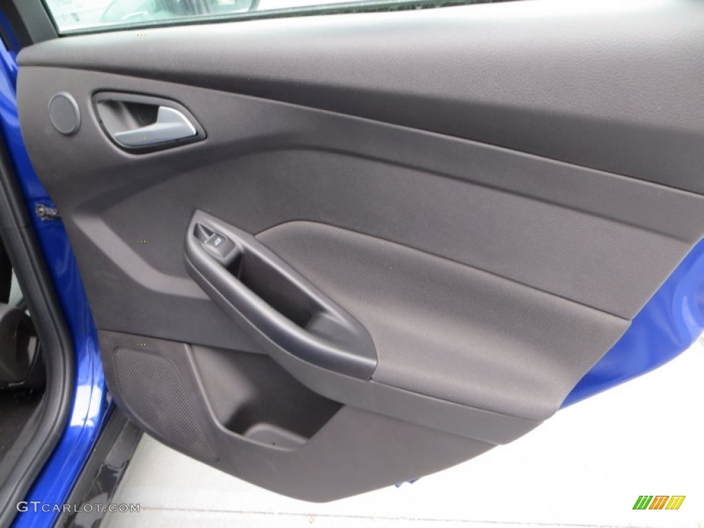 2013 Ford Focus Titanium Hatchback Charcoal Black Door Panel Photo #79899713
